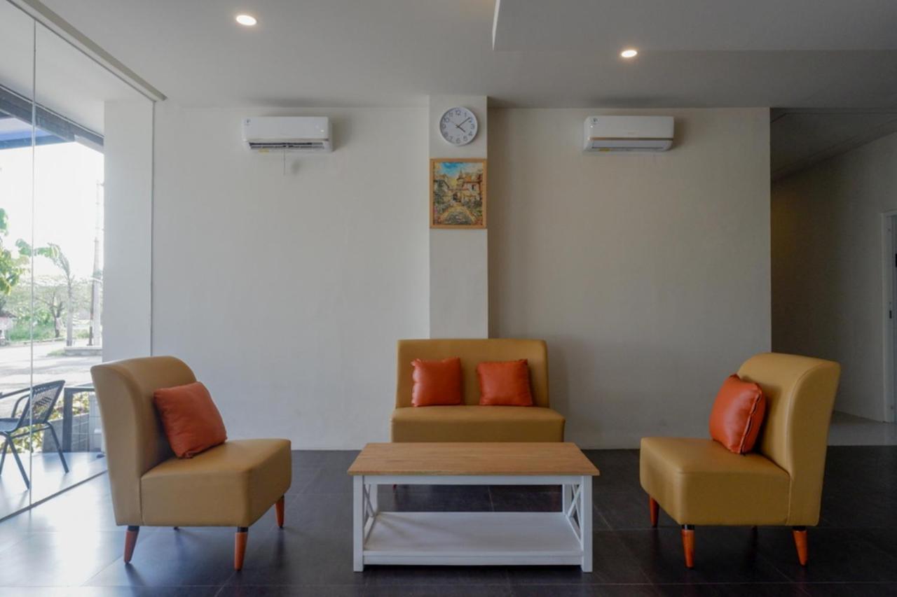 Reddoorz Plus Near Solo Baru Экстерьер фото