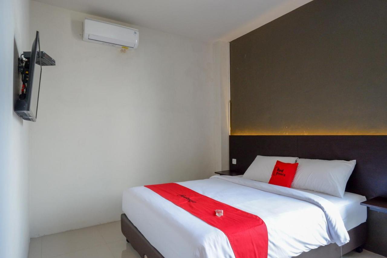 Reddoorz Plus Near Solo Baru Экстерьер фото