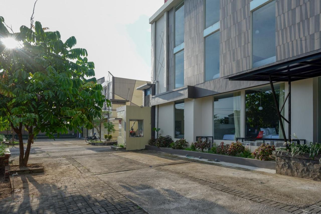 Reddoorz Plus Near Solo Baru Экстерьер фото